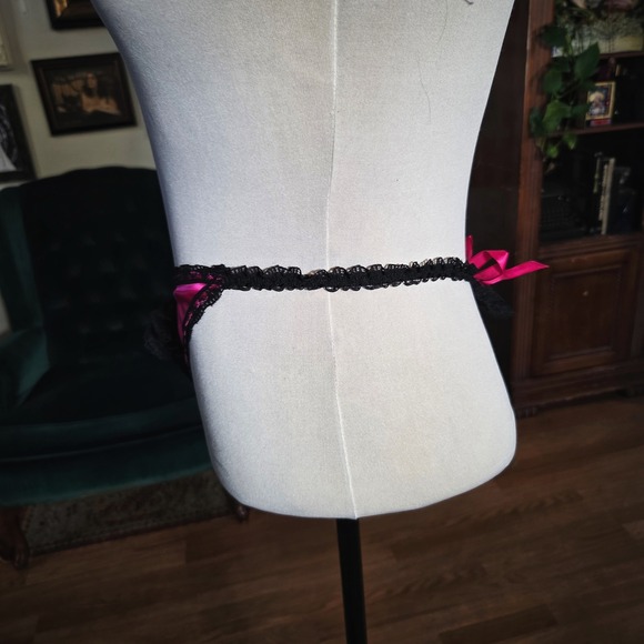 Vintage Y2K Hot Pink Black Lace Bow Thong Panty Lingerie One Size - Picture 6 of 7